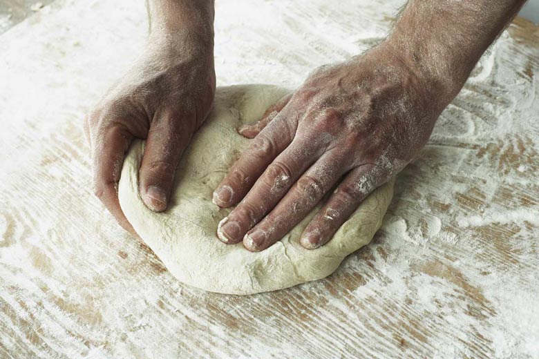 differences between dough hook and hand kneading